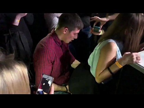 ❤️ Орус түнкү клубунда чыныгы секс. 18 жаштагы орус кыз түнкү клубда ануста жана жыныс кынында сексен ❤️❌ Секс видео ky.pornoxlxx.ru ﹏